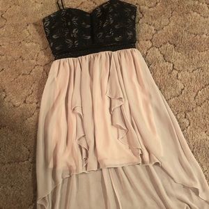 Gorgeous hi low dress 🔥